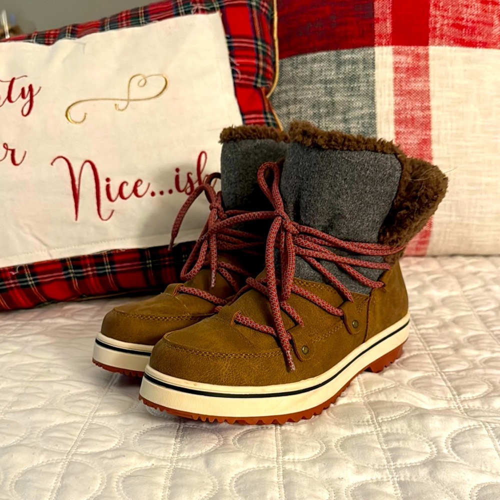 Maurices Womens Boots SZ 7.5